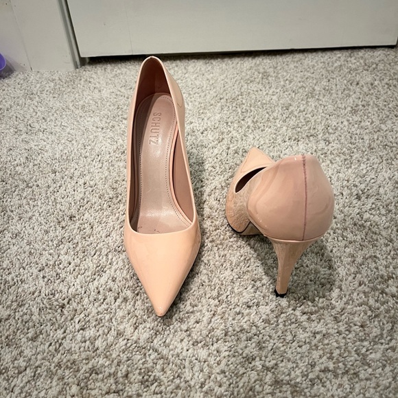 Schultz Lou Pointed Toe Pump- nude patent leather - size 7.5 - Picture 4 of 11